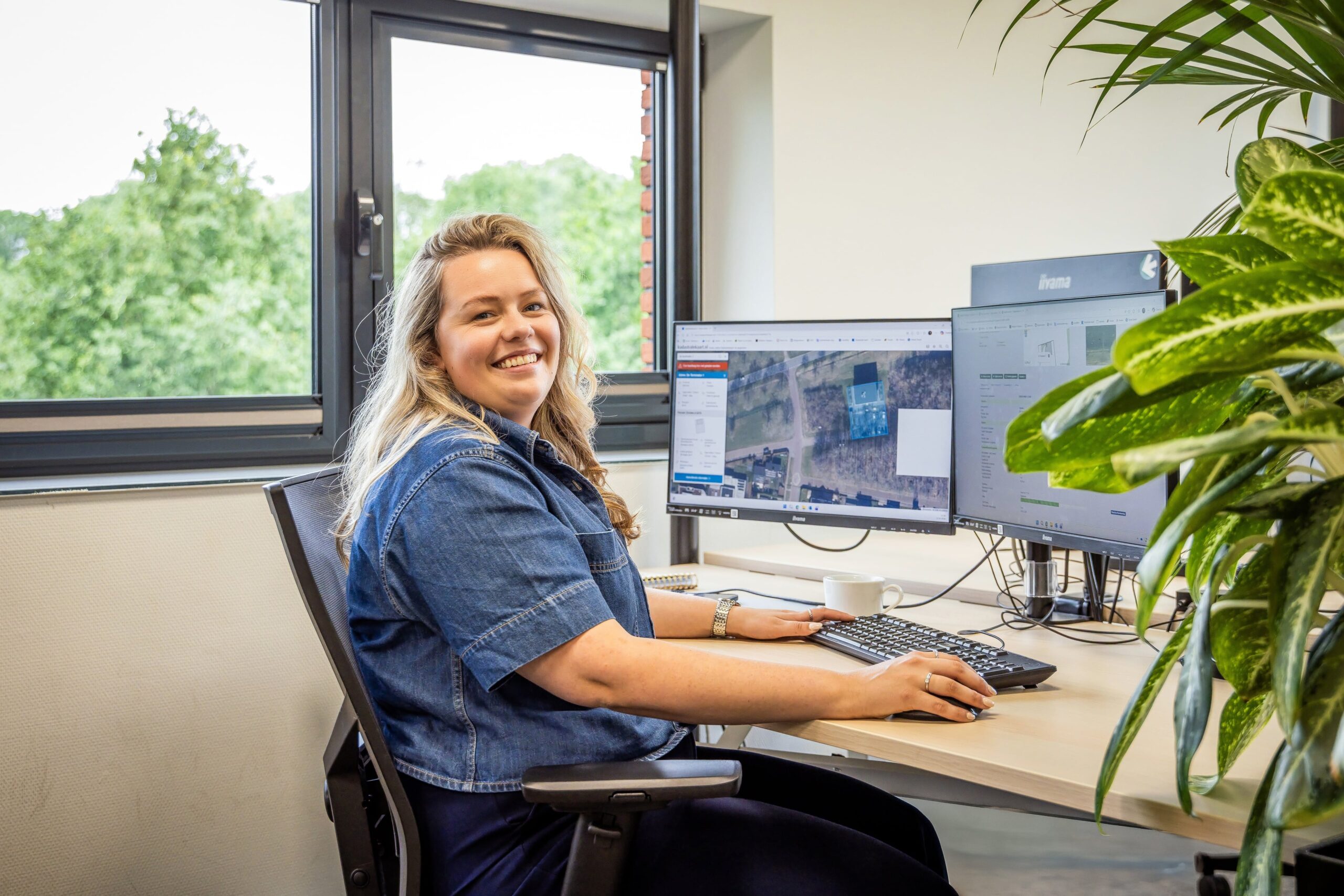 Adviseur werkt met Snippergroen online